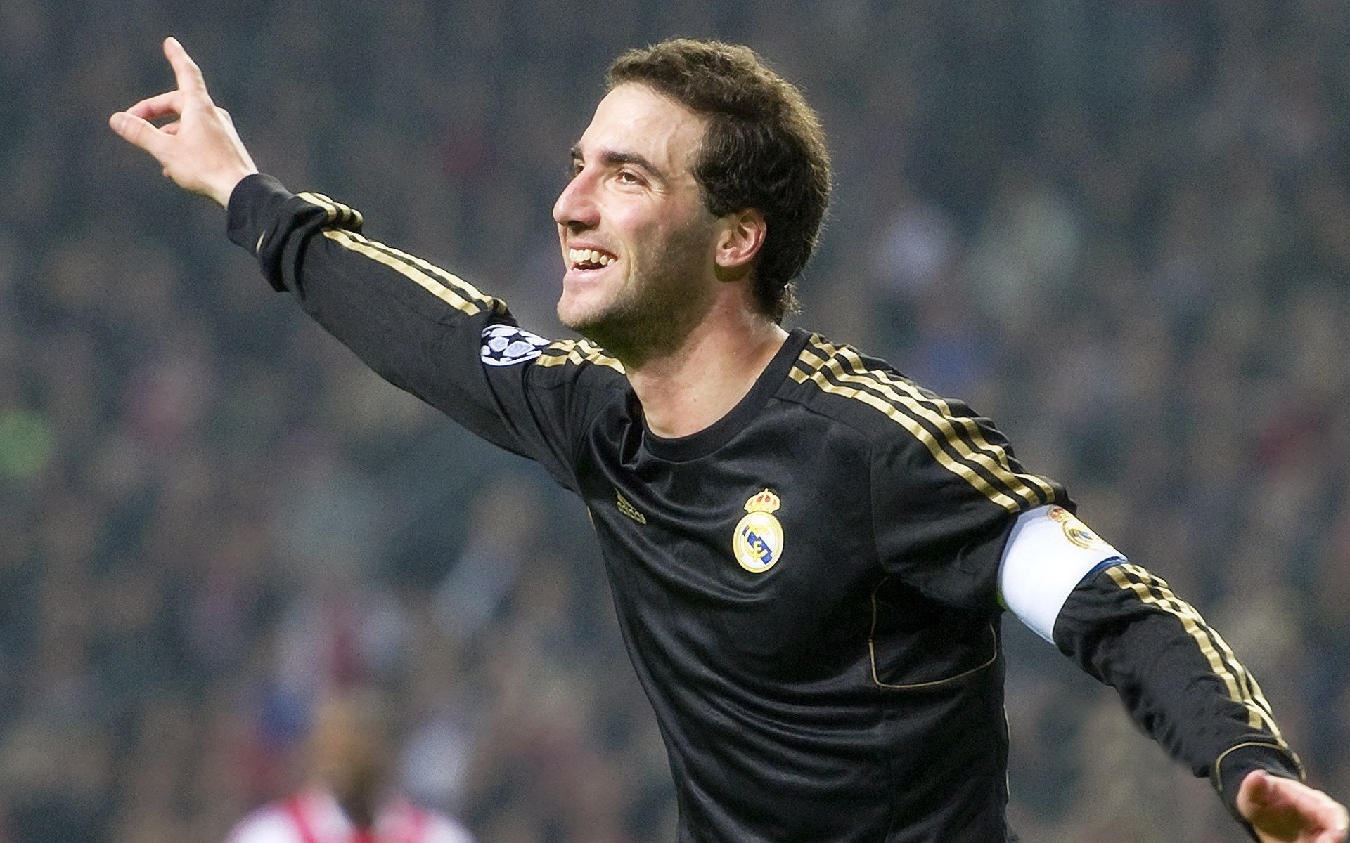 世界俱乐部杯在线观看-东亚杯国足惨败 球迷期待重振旗鼓，东亚杯国足首发